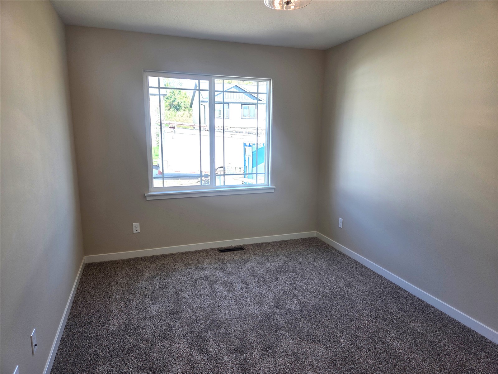 1833 Holly Meadow Avenue SW Cedar Rapids IA 52404