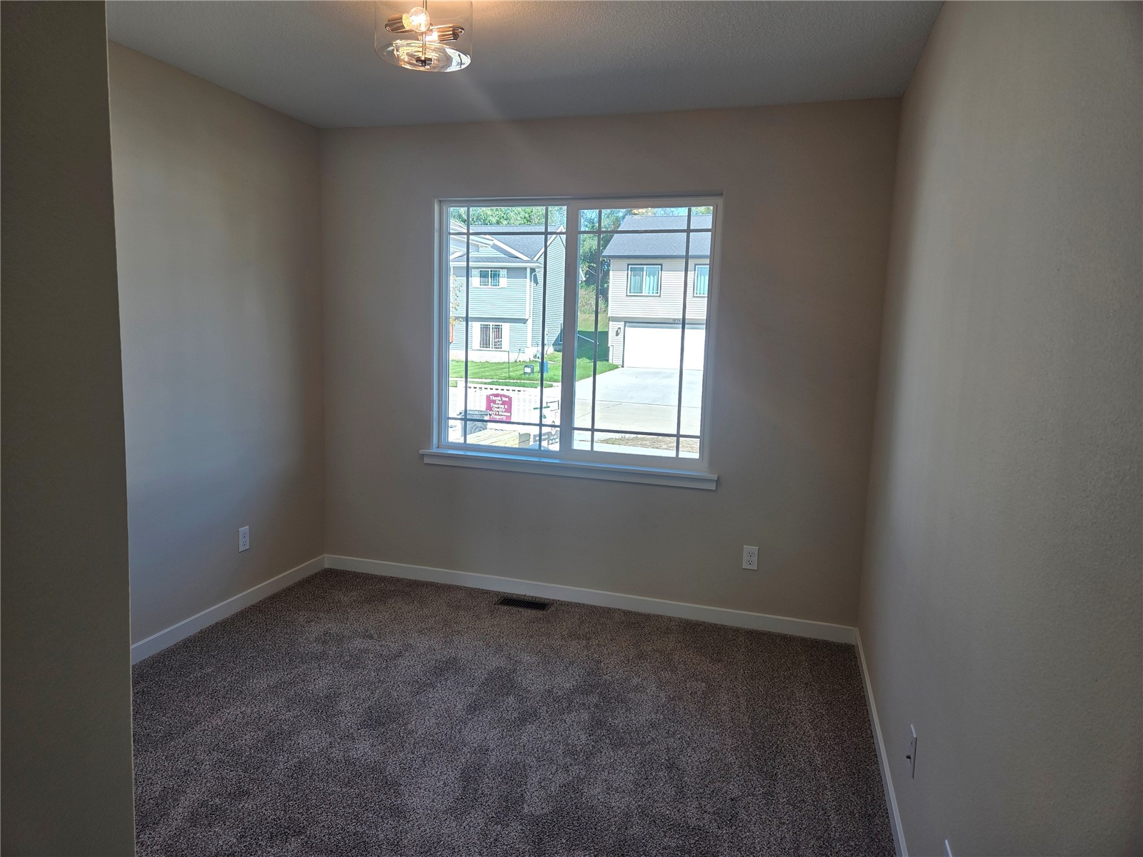1833 Holly Meadow Avenue SW Cedar Rapids IA 52404