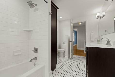 1920 Blake Boulevard SE Cedar Rapids IA 52403