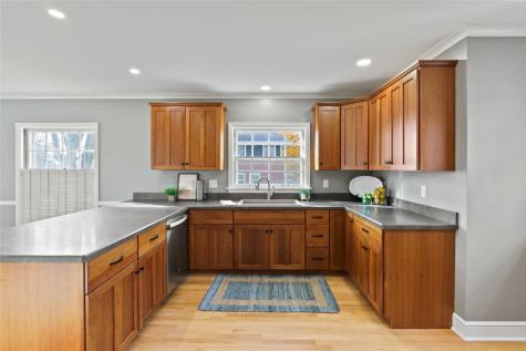 1920 Blake Boulevard SE Cedar Rapids IA 52403