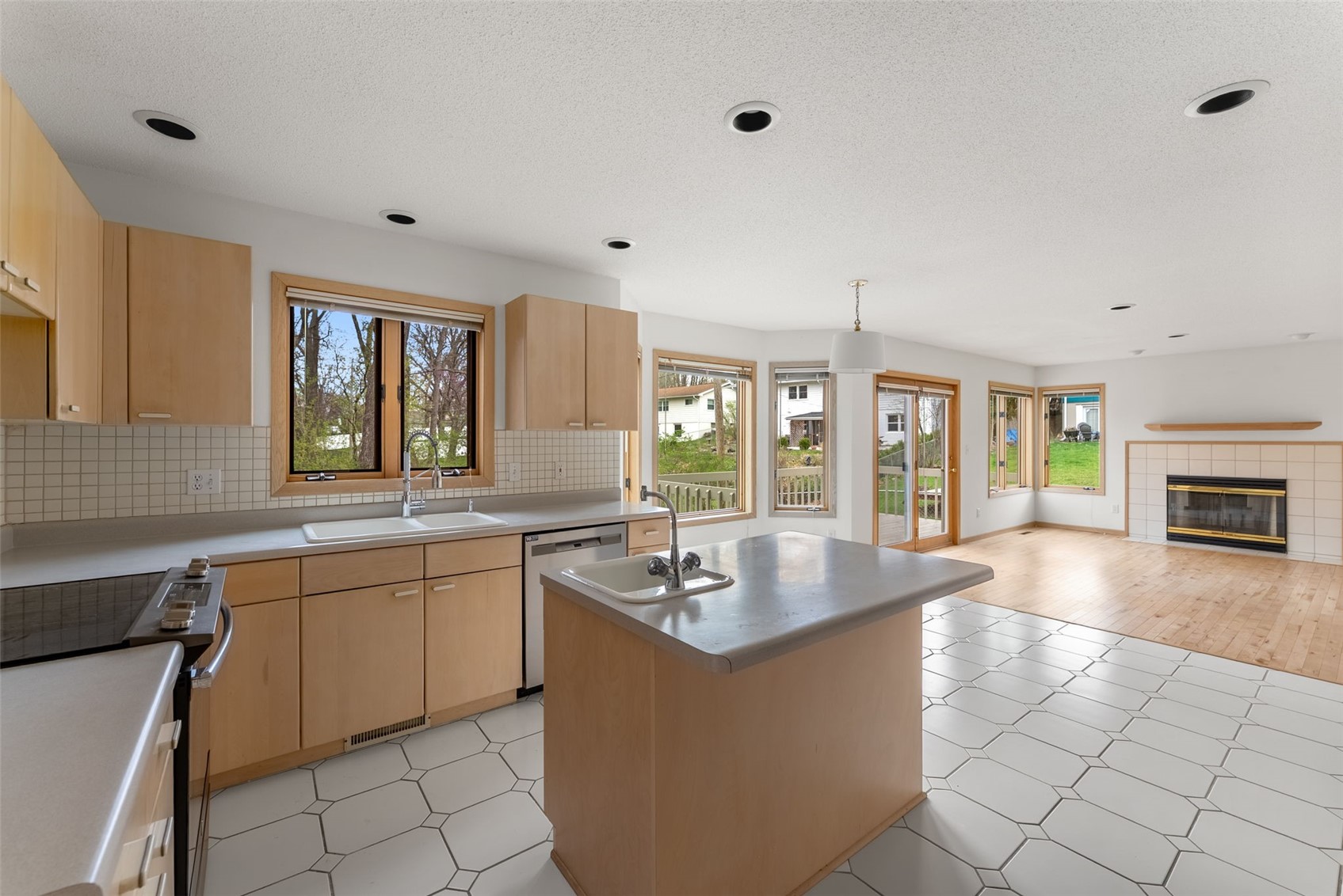24 Samuel Drive Iowa City IA 52245