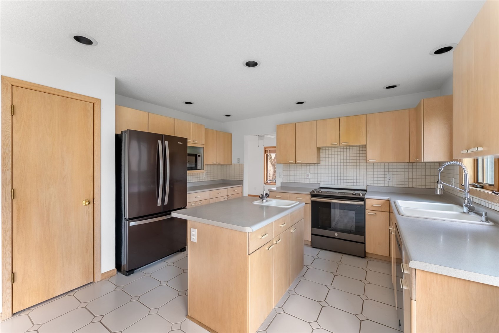 24 Samuel Drive Iowa City IA 52245