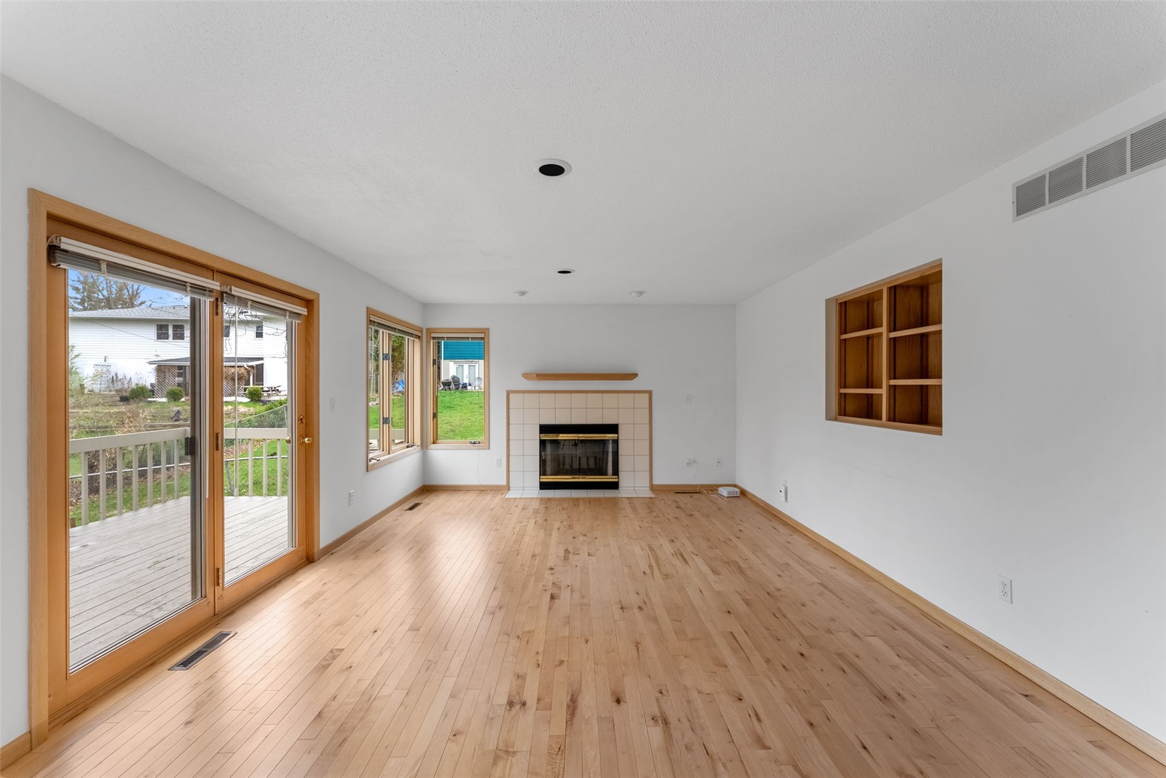 24 Samuel Drive Iowa City IA 52245