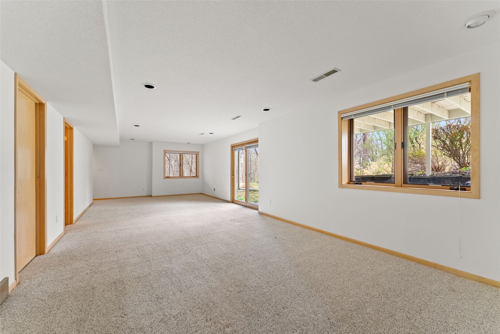 24 Samuel Drive Iowa City IA 52245