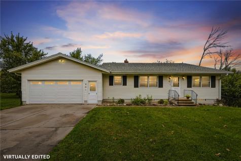 1030 Rolling Glen Drive Marion IA 52302