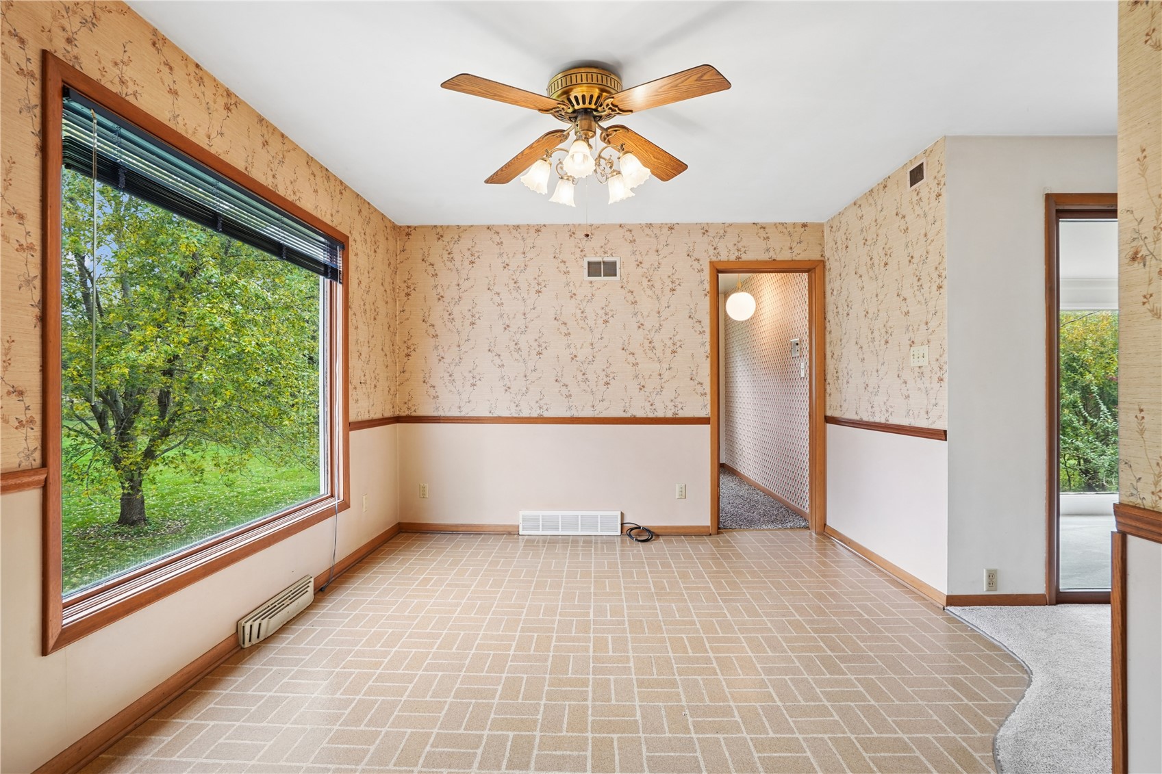 1030 Rolling Glen Drive Marion IA 52302