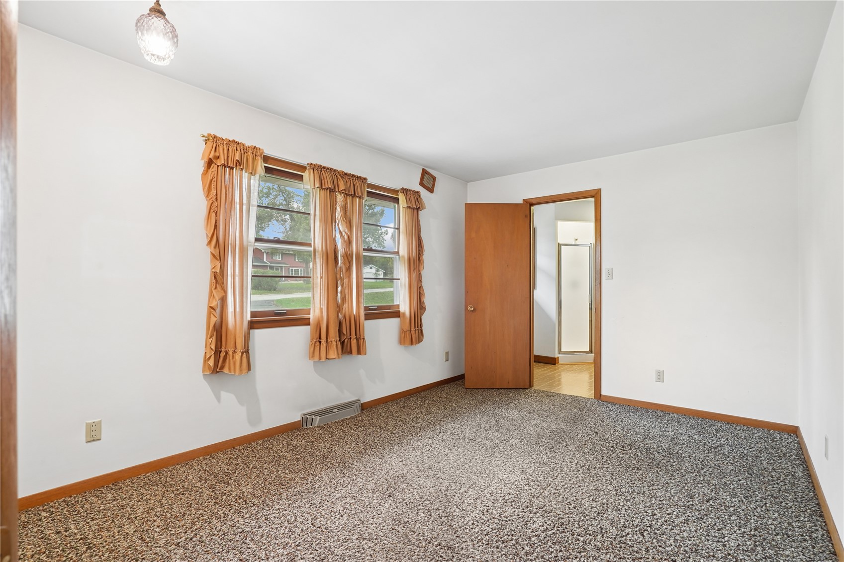 1030 Rolling Glen Drive Marion IA 52302