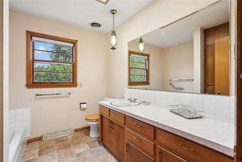 1030 Rolling Glen Drive Marion IA 52302