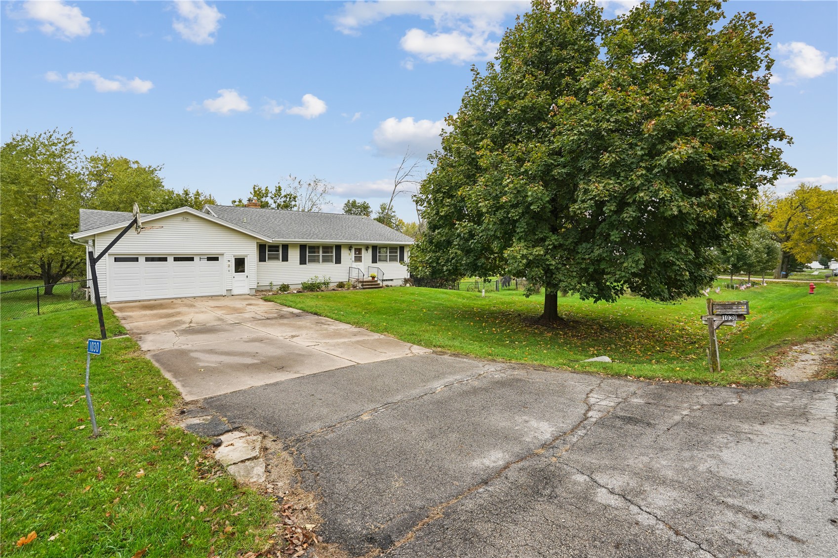 1030 Rolling Glen Drive Marion IA 52302