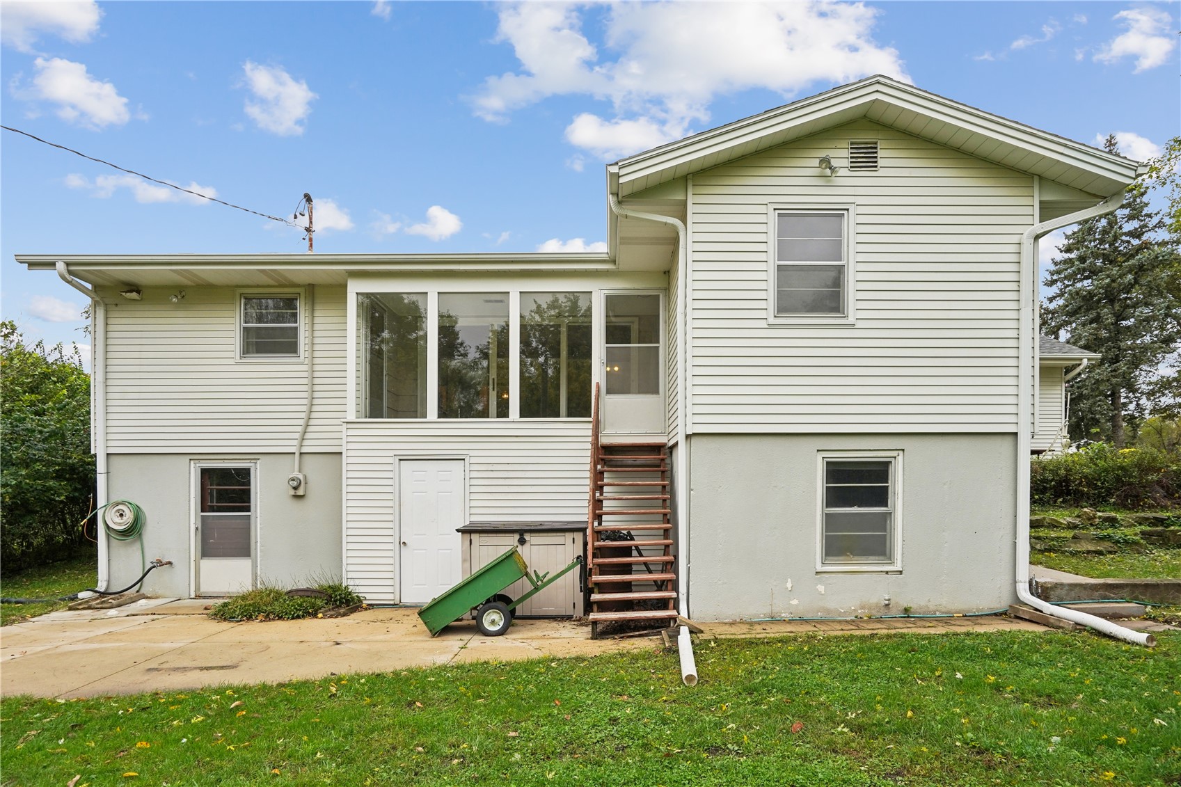 1030 Rolling Glen Drive Marion IA 52302