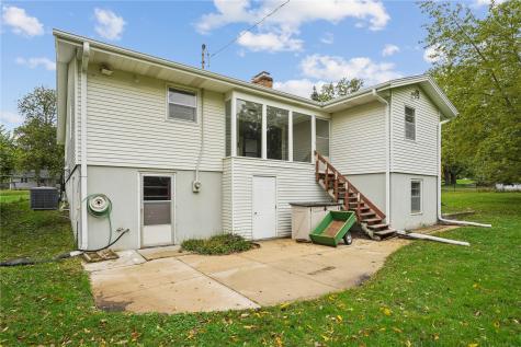 1030 Rolling Glen Drive Marion IA 52302