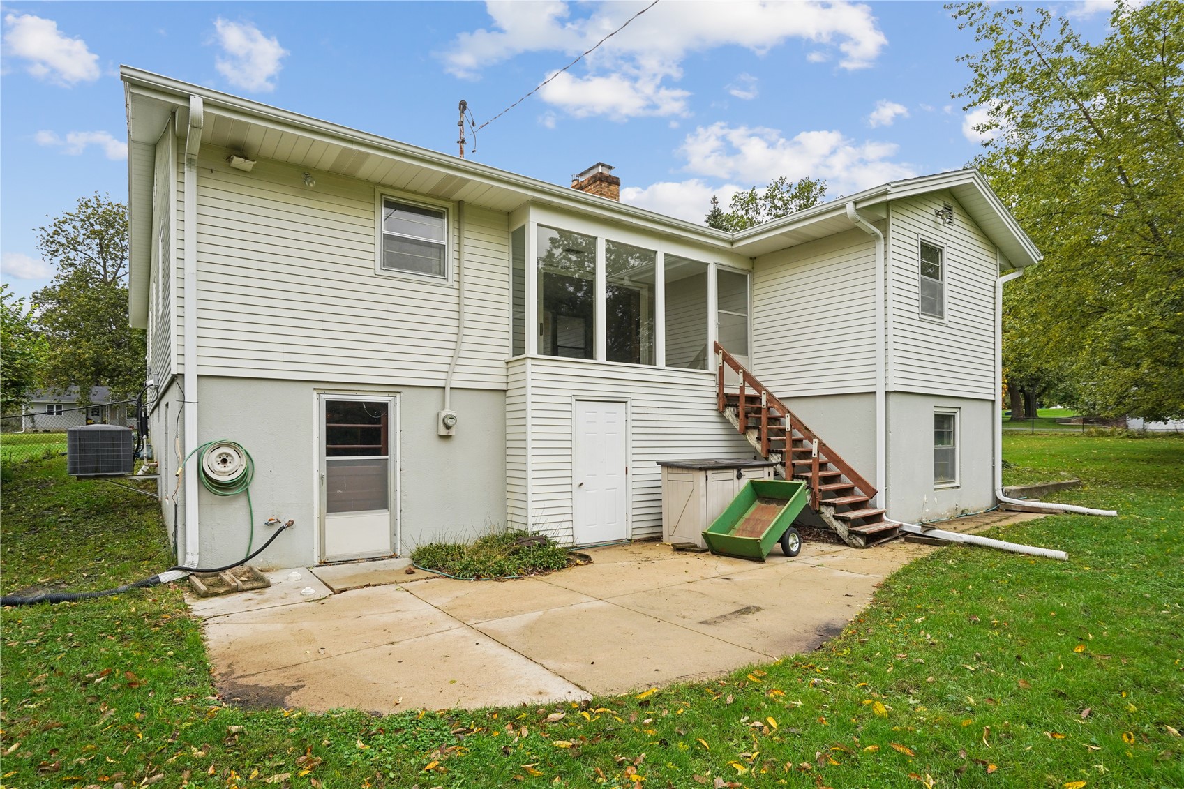 1030 Rolling Glen Drive Marion IA 52302