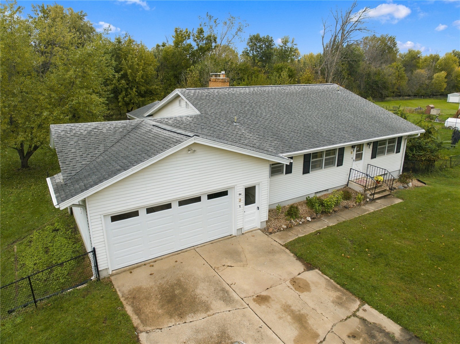 1030 Rolling Glen Drive Marion IA 52302