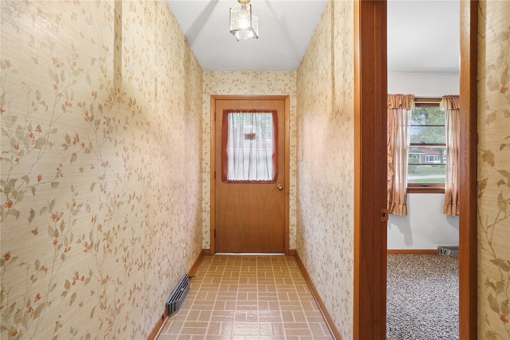 1030 Rolling Glen Drive Marion IA 52302