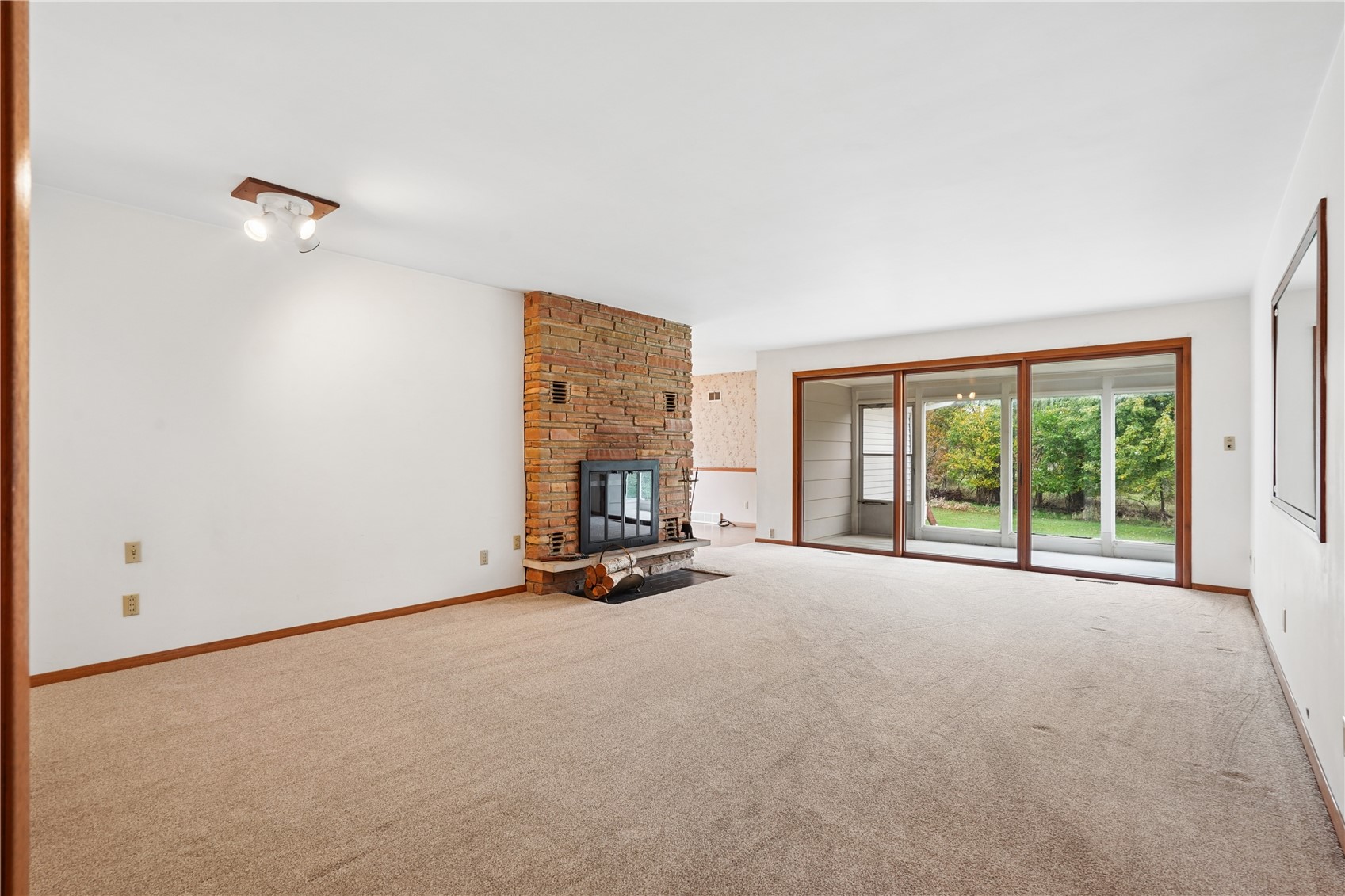 1030 Rolling Glen Drive Marion IA 52302