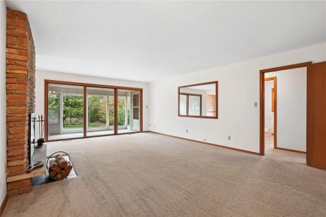 1030 Rolling Glen Drive Marion IA 52302