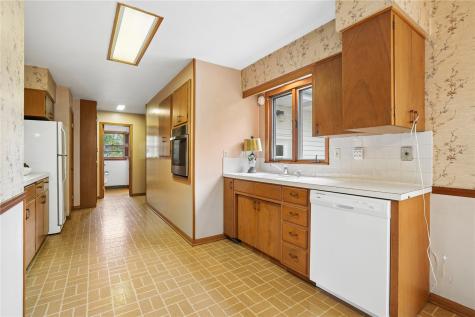 1030 Rolling Glen Drive Marion IA 52302