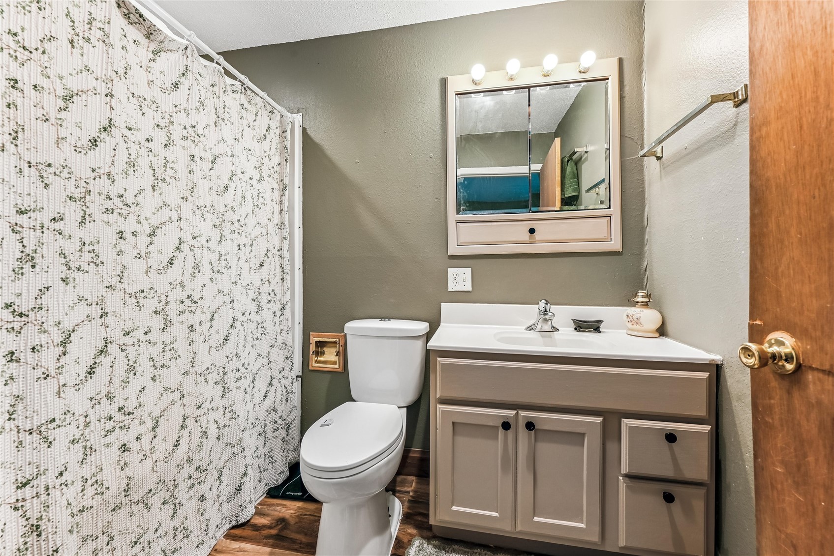 109 Tuttle Street E Norway IA 52318