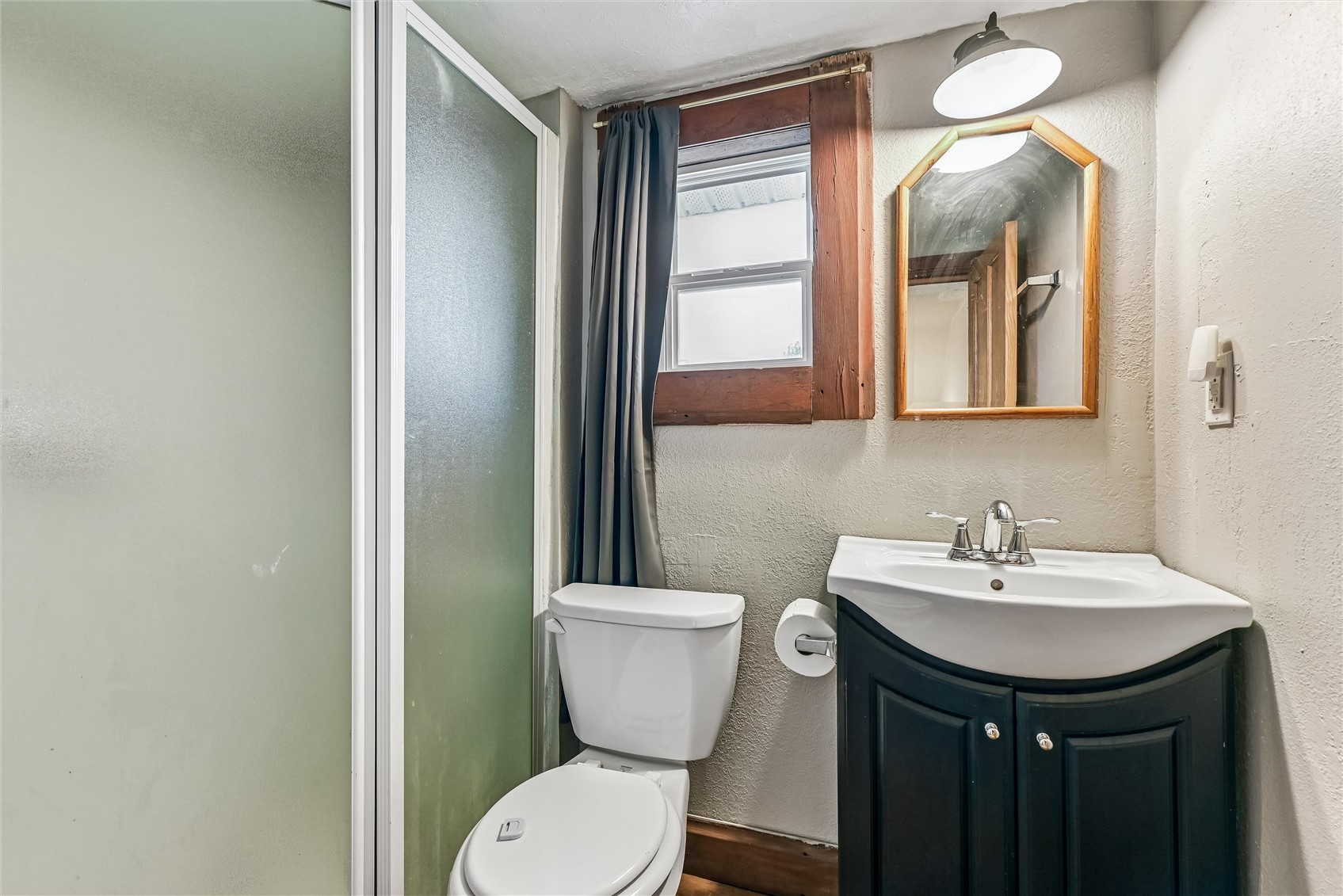 109 Tuttle Street E Norway IA 52318