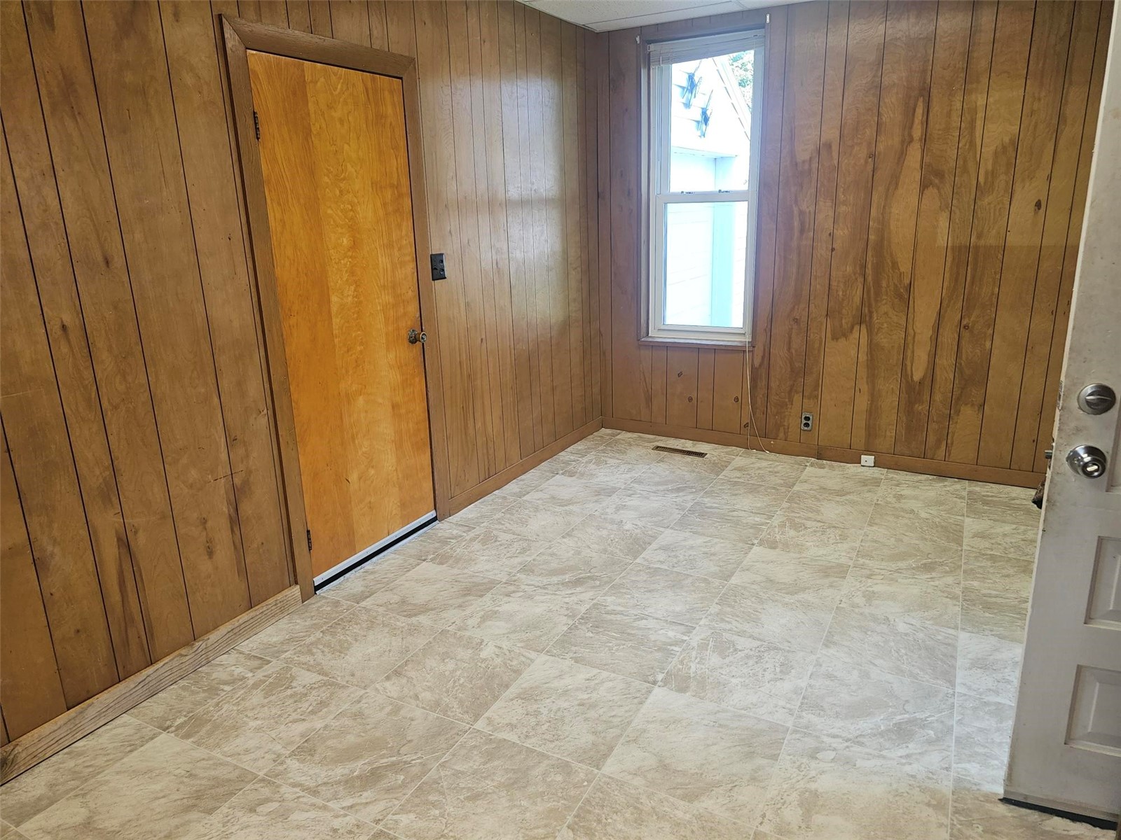 1105 5th Street E Vinton IA 52349