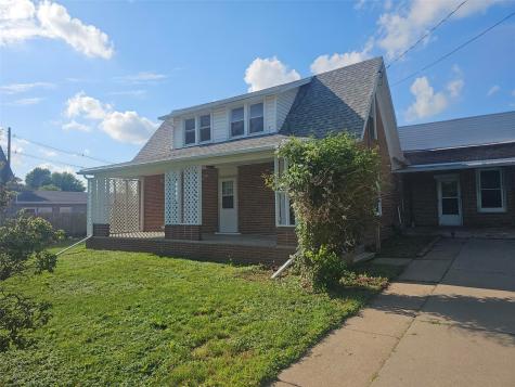 1105 5th Street E Vinton IA 52349