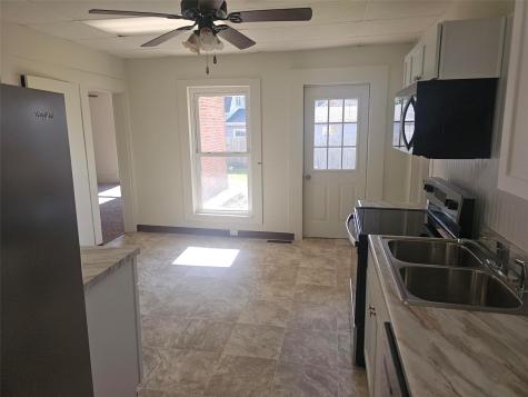 1105 5th Street E Vinton IA 52349