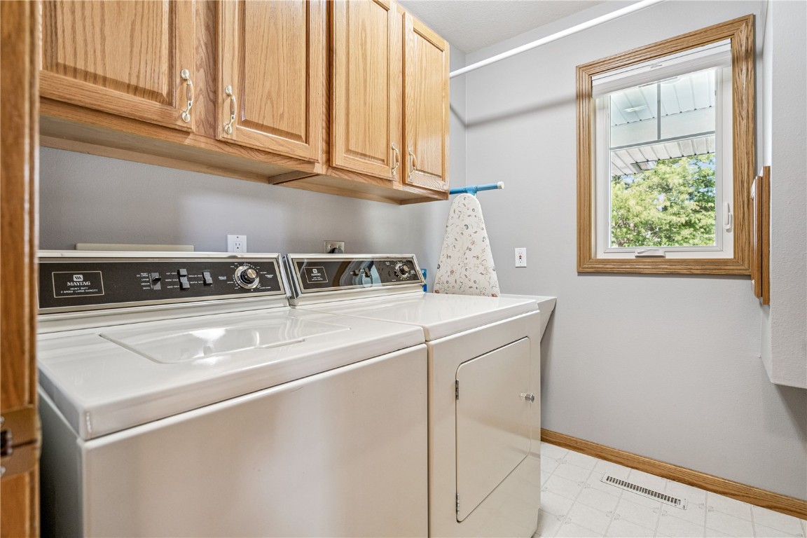 1285 Pacific Street Ely IA 52227