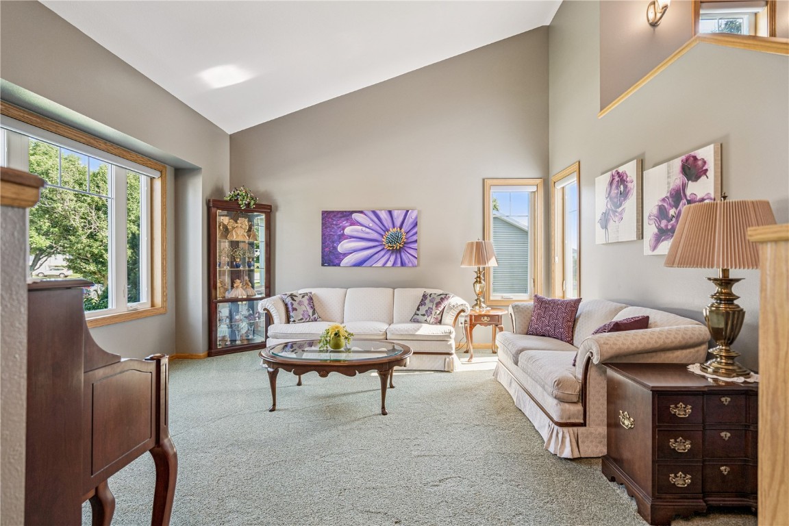1285 Pacific Street Ely IA 52227