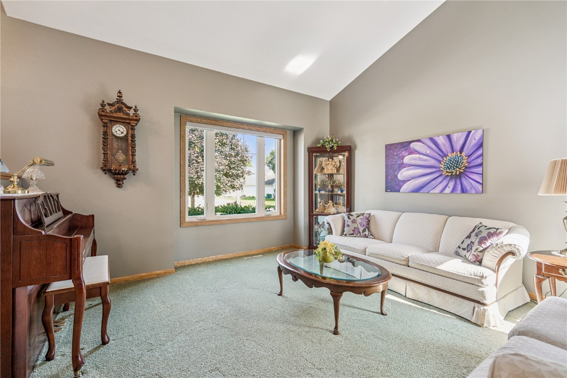 1285 Pacific Street Ely IA 52227