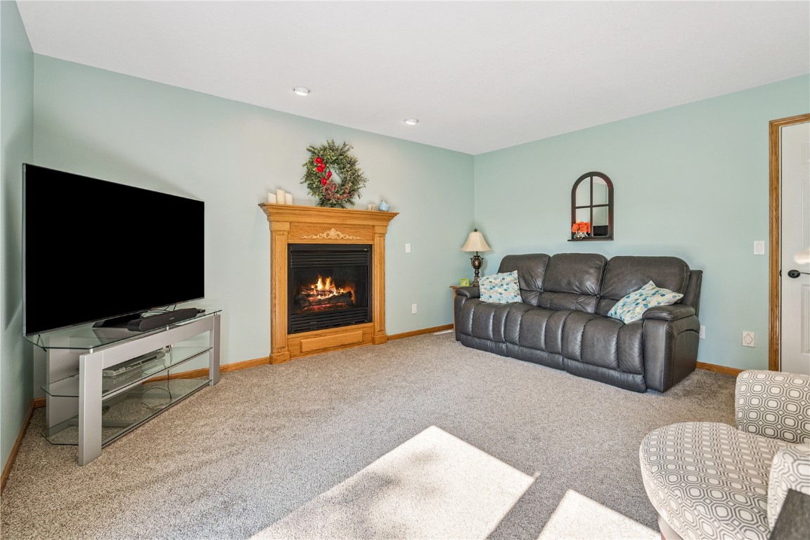1285 Pacific Street Ely IA 52227