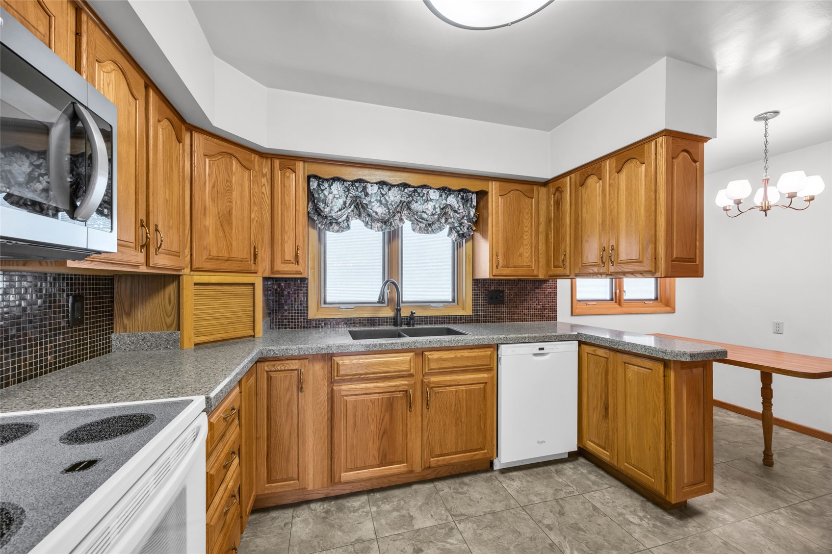 648 42nd Street NE Cedar Rapids IA 52402