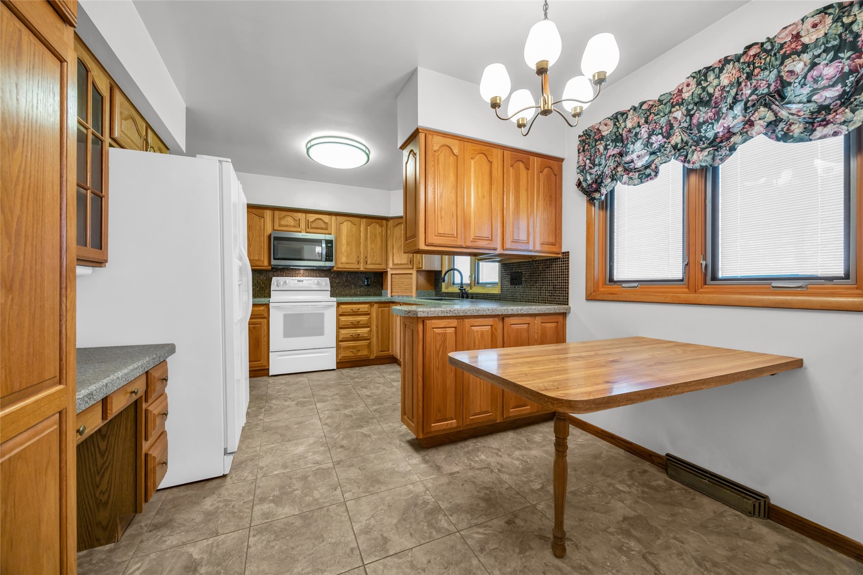 648 42nd Street NE Cedar Rapids IA 52402