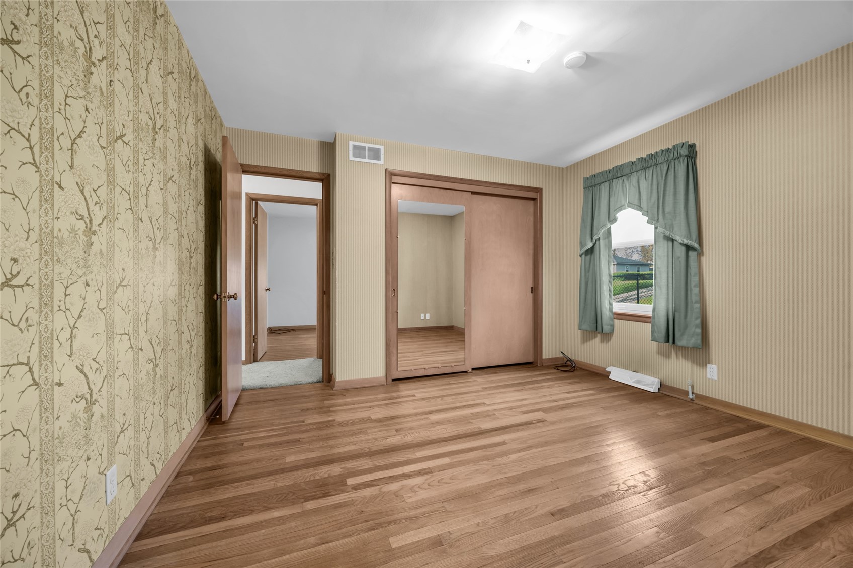648 42nd Street NE Cedar Rapids IA 52402