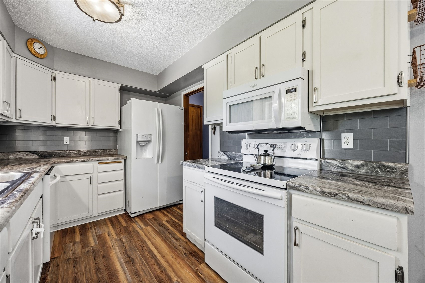 225 8th NW Mt Vernon IA 52314