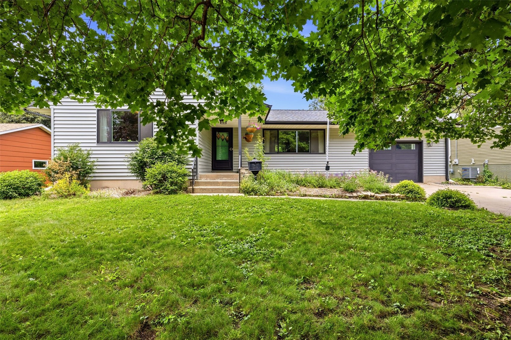 225 8th NW Mt Vernon IA 52314