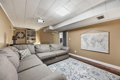 225 8th NW Mt Vernon IA 52314
