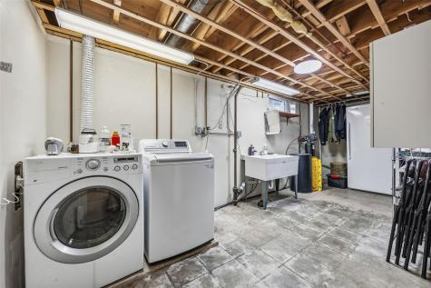 225 8th NW Mt Vernon IA 52314