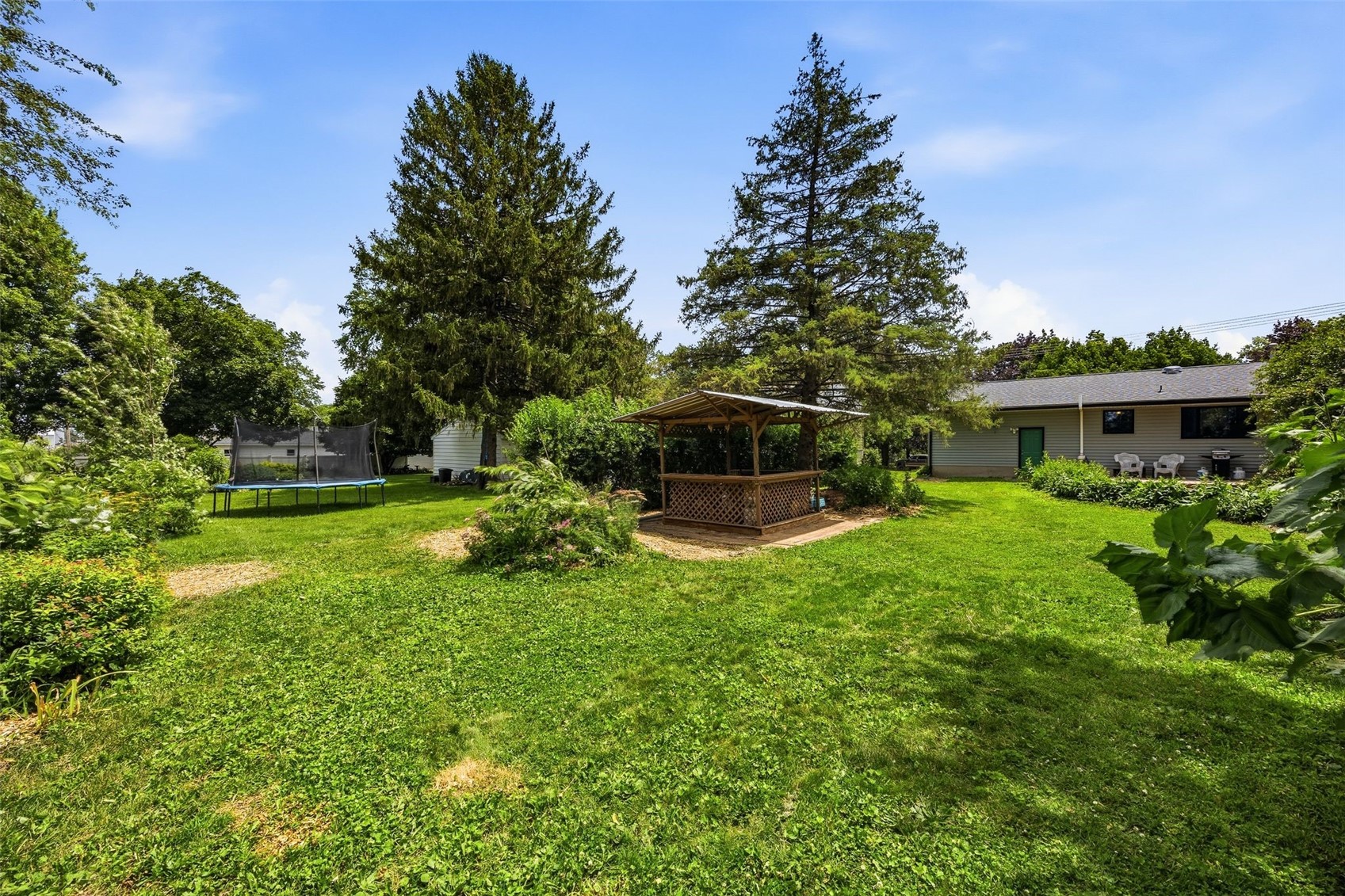 225 8th NW Mt Vernon IA 52314