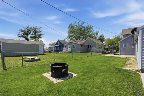 107 8th Street Van Horne IA 52346