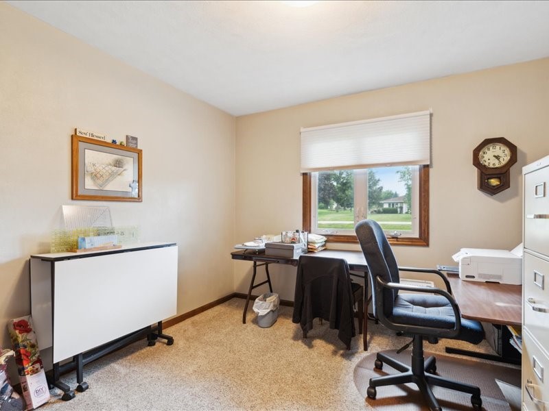 989 Arica Avenue Marion IA 52302
