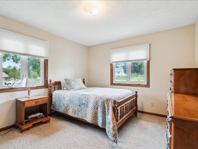989 Arica Avenue Marion IA 52302