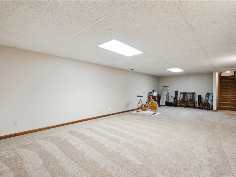 989 Arica Avenue Marion IA 52302