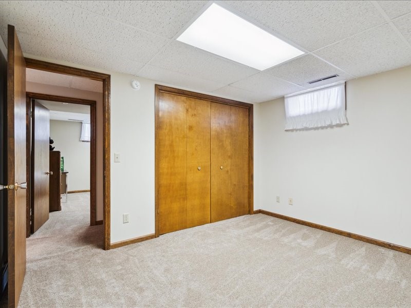 989 Arica Avenue Marion IA 52302