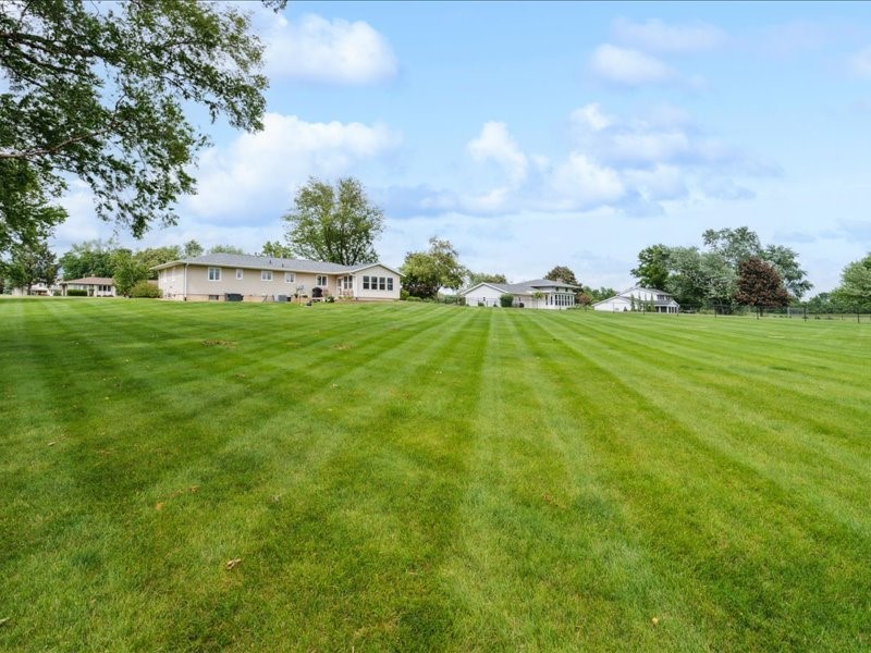 989 Arica Avenue Marion IA 52302