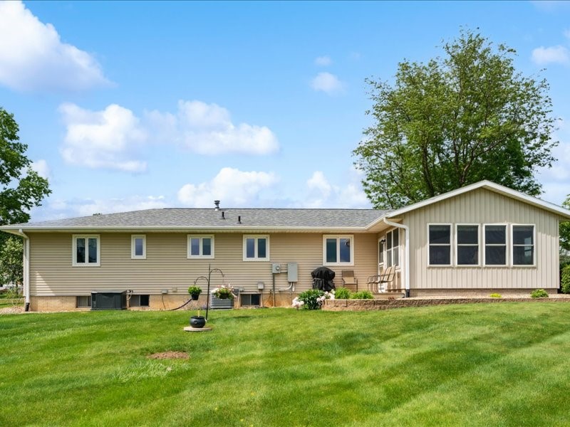 989 Arica Avenue Marion IA 52302