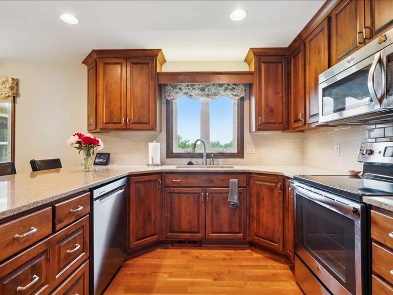 989 Arica Avenue Marion IA 52302