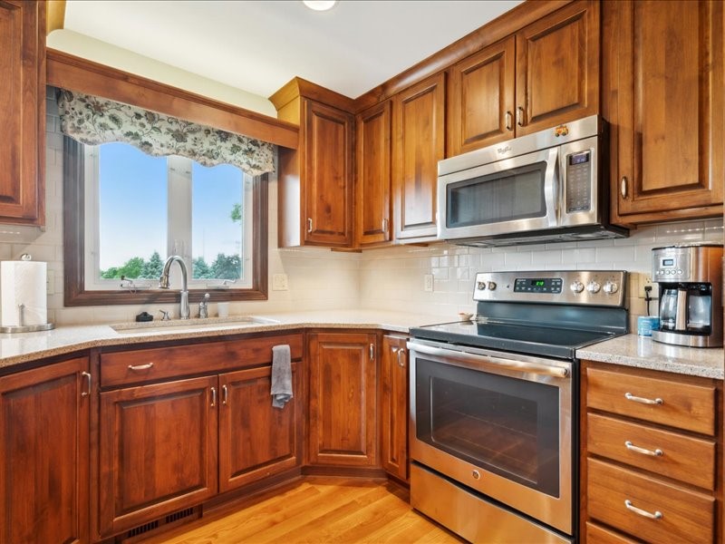 989 Arica Avenue Marion IA 52302