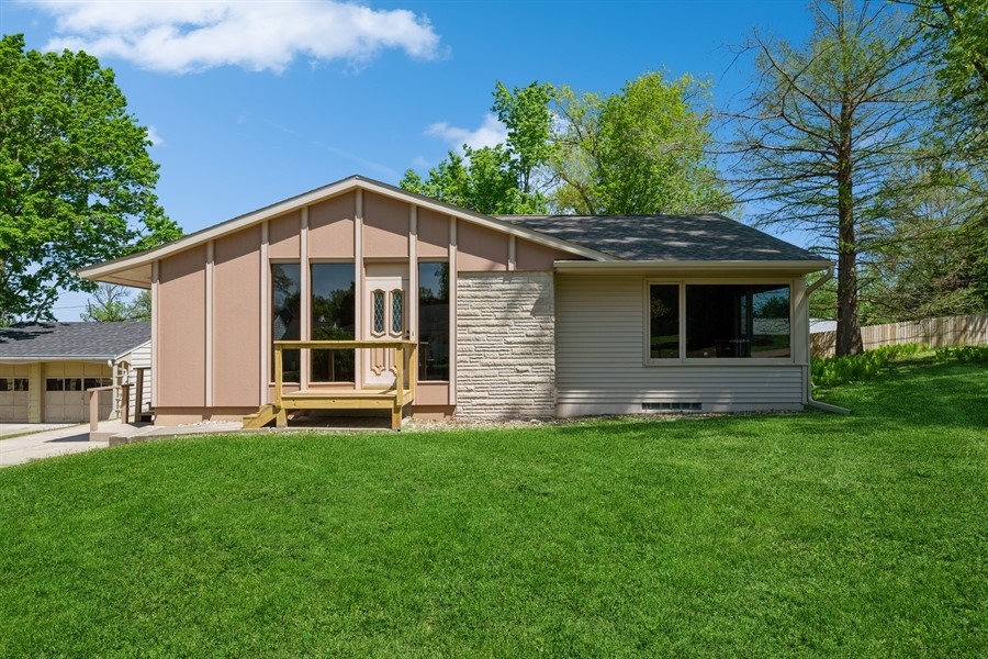 1030 Hill Drive SE Cedar Rapids IA 52403