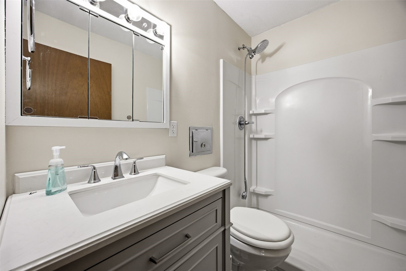 5818 Eastview Avenue SW Cedar Rapids IA 52404