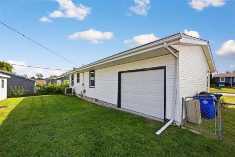 5818 Eastview Avenue SW Cedar Rapids IA 52404
